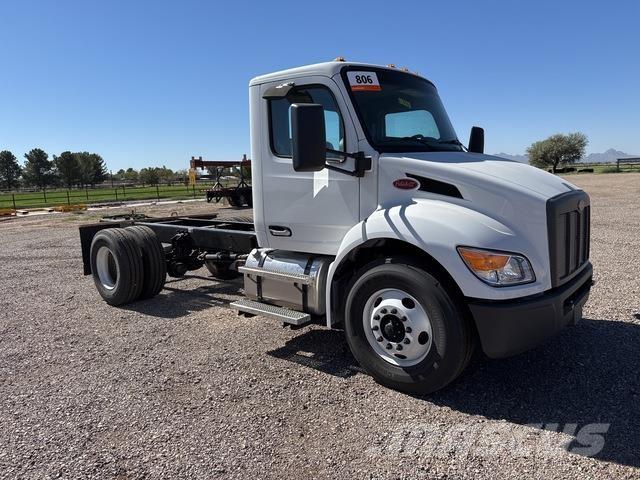 Peterbilt 537 캐빈 및 인테리어