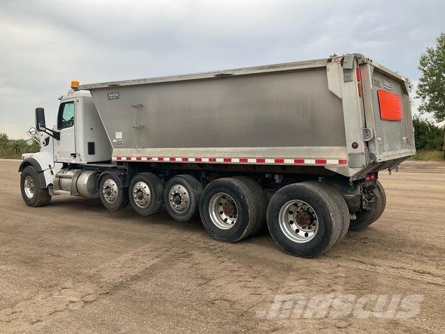 Peterbilt 567 덤프 트럭