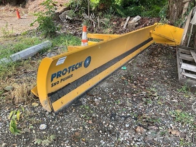  ProTech LP18L 제설 블레이드 및 제설기