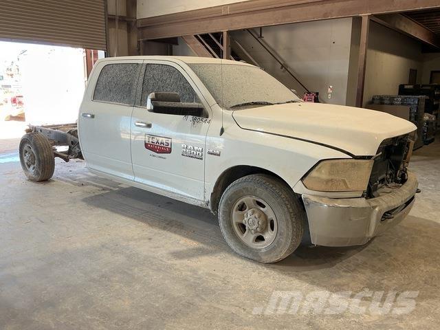 RAM 2500 캐빈 및 인테리어