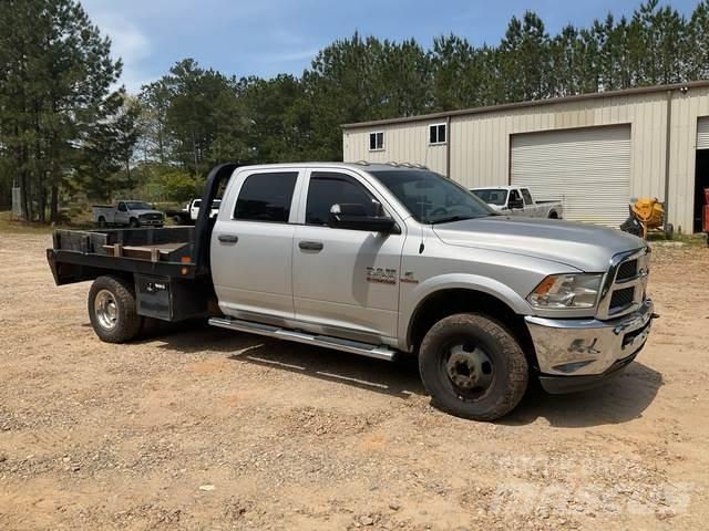 RAM 3500 플랫베드/드롭사이드 트럭