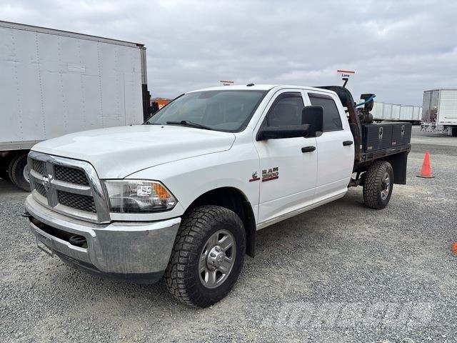 RAM 3500 플랫베드/드롭사이드 트럭