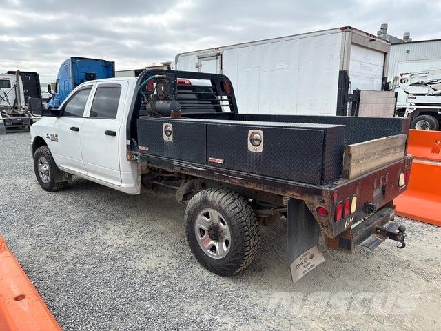 RAM 3500 플랫베드/드롭사이드 트럭