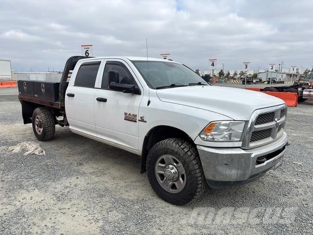 RAM 3500 플랫베드/드롭사이드 트럭