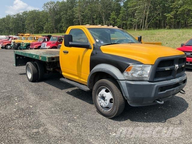 RAM 5500 플랫베드/드롭사이드 트럭
