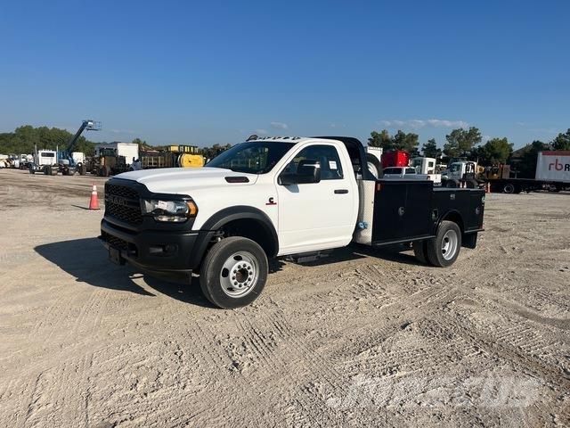 RAM 5500 플랫베드/드롭사이드 트럭