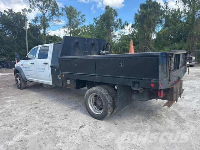 RAM 5500 플랫베드/드롭사이드 트럭