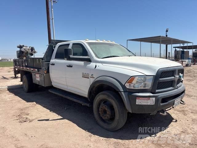RAM 5500HD 플랫베드/드롭사이드 트럭