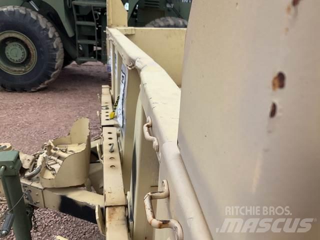  Raytheon M1102 기타 트레일러