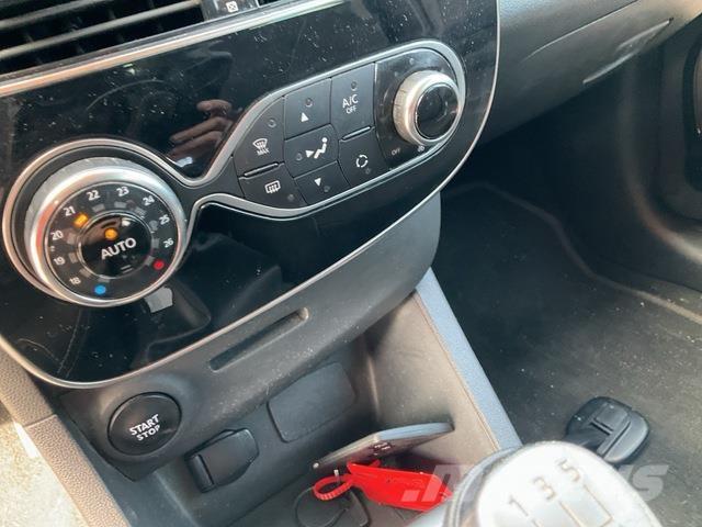 Renault Clio 자동차