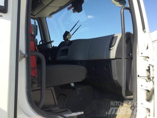 Renault D250 이동식 드릴 리그 트럭