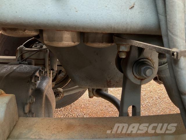 Renault Kerax 제설 블레이드 및 제설기