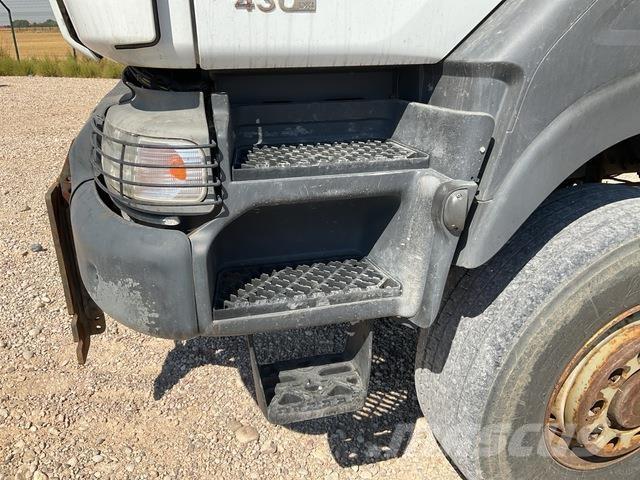 Renault Kerax 덤프 트럭