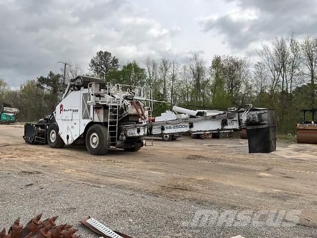 Roadtec 2500E 물자 수송 장비