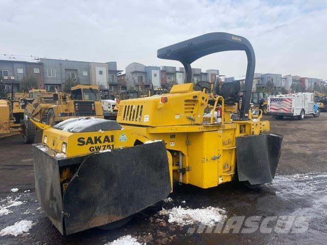 Sakai GW7512 공기 타이어 롤러