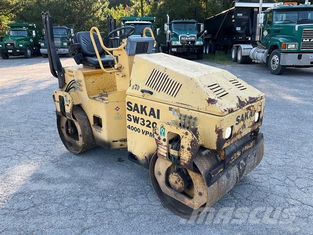 Sakai SW320 트윈 드럼 롤러