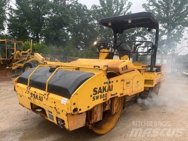 Sakai SW880 트윈 드럼 롤러