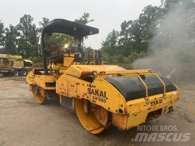 Sakai SW880 트윈 드럼 롤러