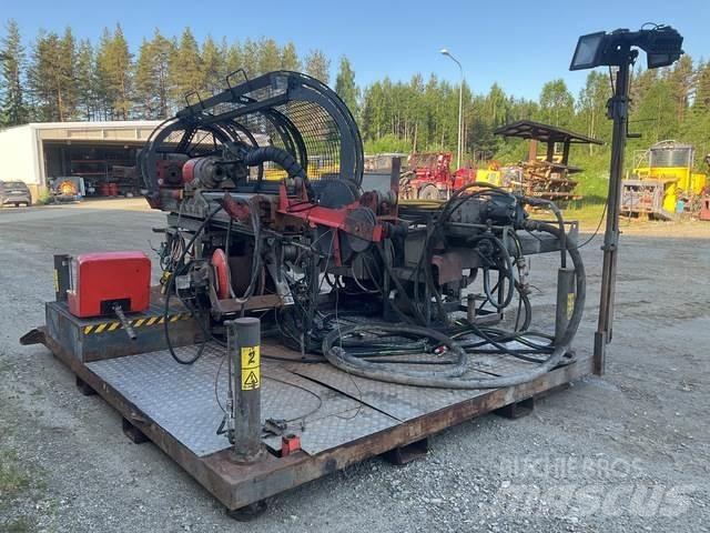 Sandvik DE140i 도로 굴착기