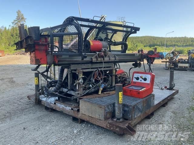 Sandvik DE140i 도로 굴착기