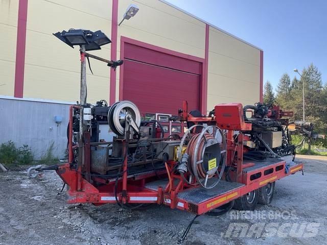 Sandvik DE140i 도로 굴착기