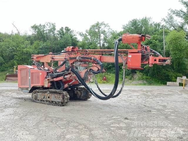 Sandvik DP800 도로 굴착기