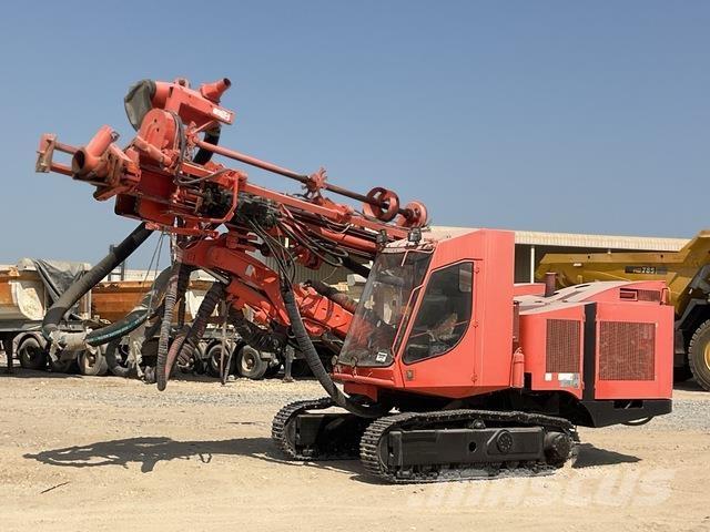 Sandvik DP900 도로 굴착기