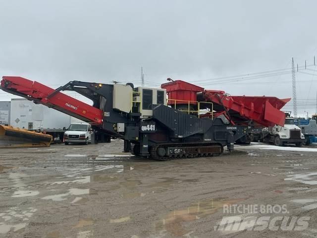 Sandvik QH441 크러셔
