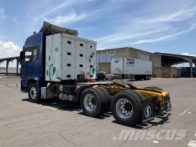 Shacman X3000 캐빈 및 인테리어