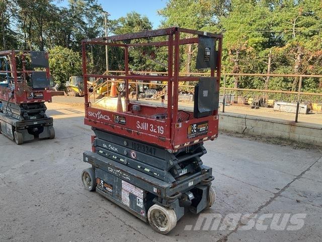 SkyJack 3219 가위형 리프트