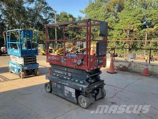 SkyJack 3219 가위형 리프트