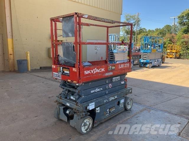 SkyJack 3219 가위형 리프트