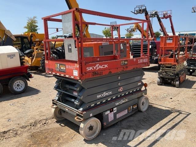SkyJack 4632 가위형 리프트