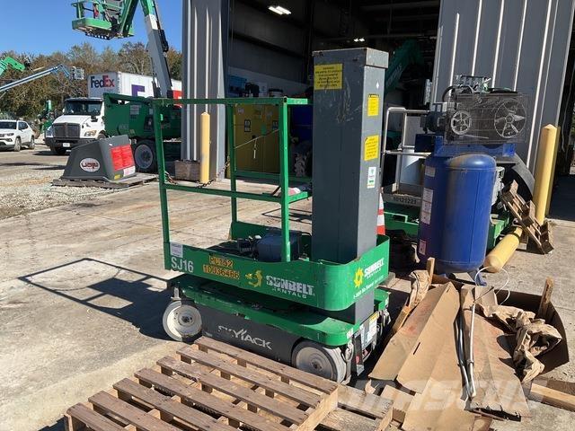 SkyJack SJ16 인원/화물 앨리베이터