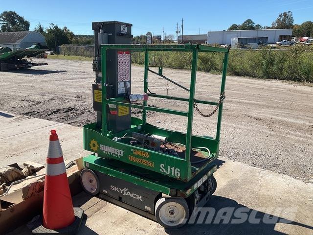 SkyJack SJ16 인원/화물 앨리베이터