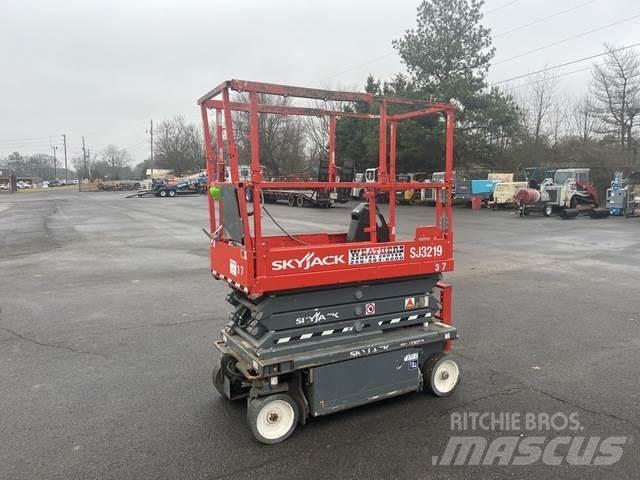 SkyJack SJ3219 가위형 리프트