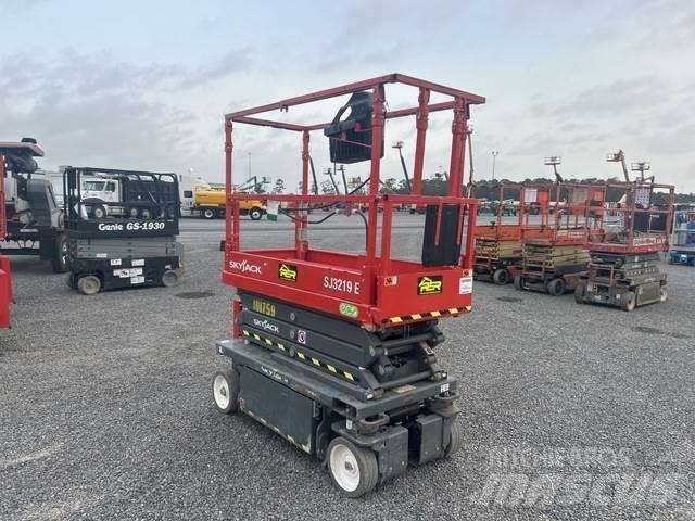 SkyJack SJ3219 가위형 리프트