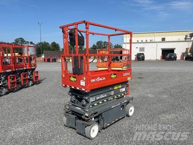 SkyJack SJ3219 가위형 리프트