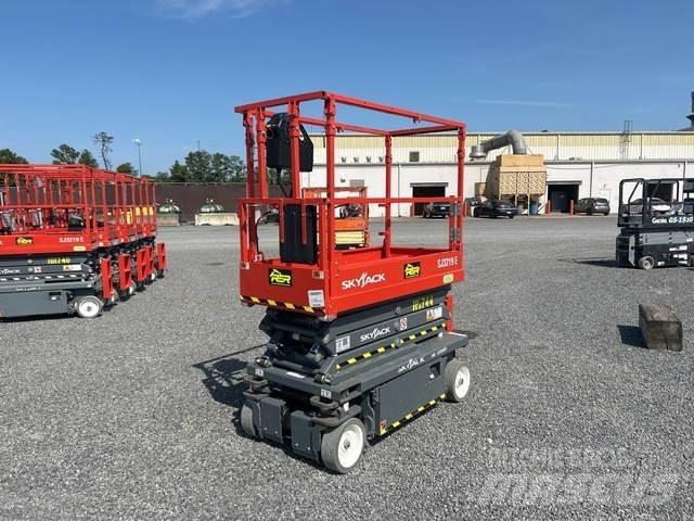 SkyJack SJ3219 가위형 리프트