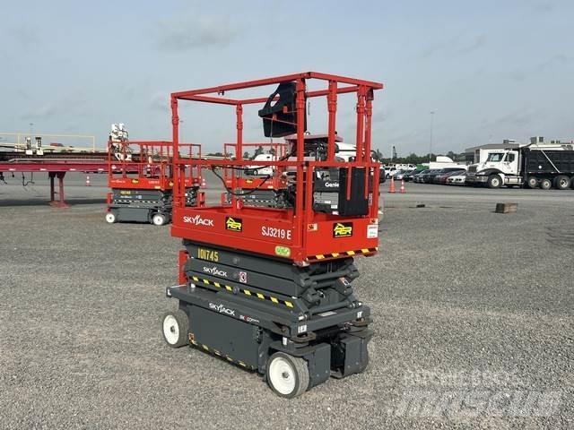 SkyJack SJ3219 가위형 리프트