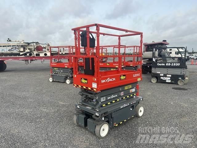 SkyJack SJ3219 가위형 리프트