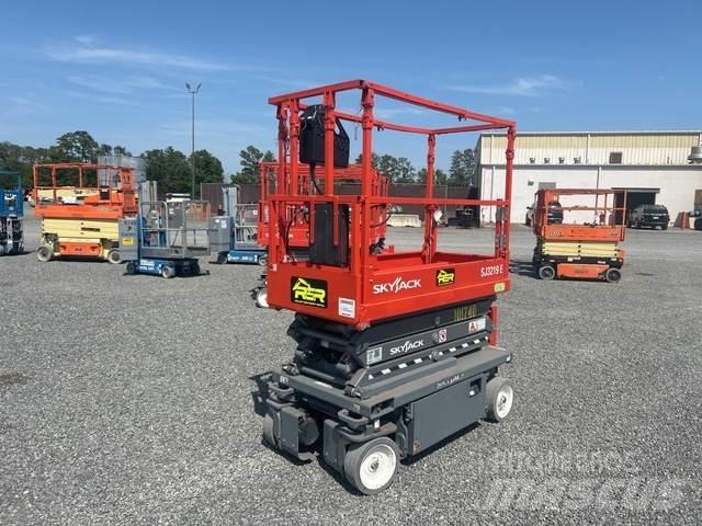 SkyJack SJ3219 가위형 리프트