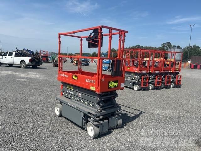 SkyJack SJ3219 가위형 리프트