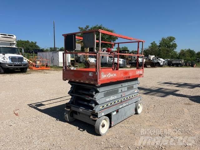 SkyJack SJ4632 가위형 리프트