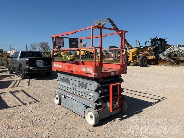 SkyJack SJ4632 가위형 리프트