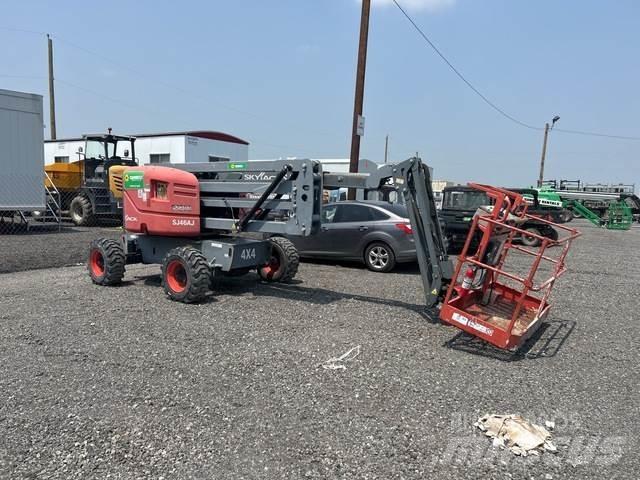 SkyJack SJ46AJ 관절형 전동이동 리프트