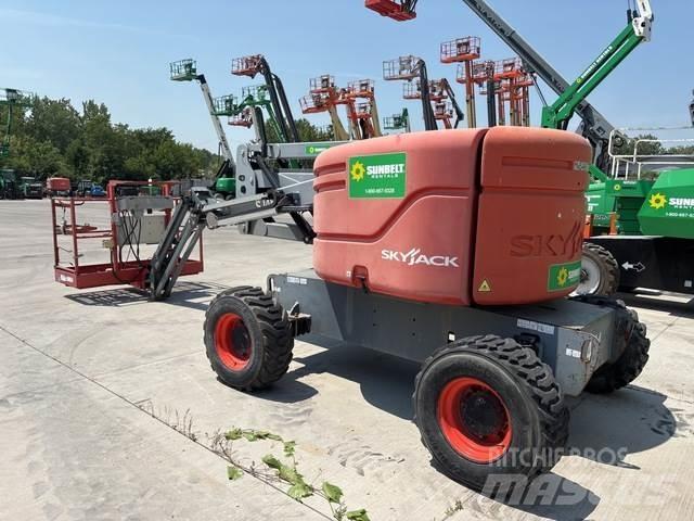 SkyJack SJ46AJ 관절형 전동이동 리프트