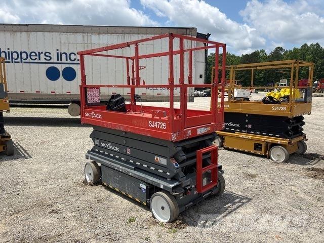 SkyJack SJ4726 가위형 리프트