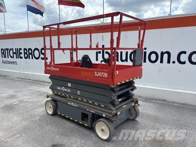 SkyJack SJ4726 가위형 리프트
