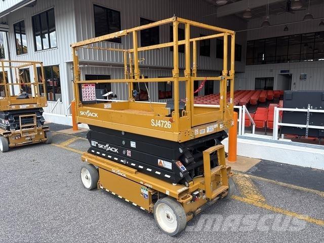 SkyJack SJ4726 가위형 리프트